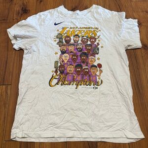 Nike LA Lakers T-Shirt size LARGE